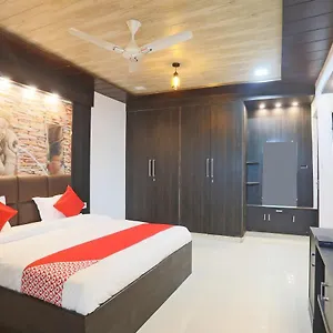 *** Hotel Oyo 40232 Paradise Mahal India