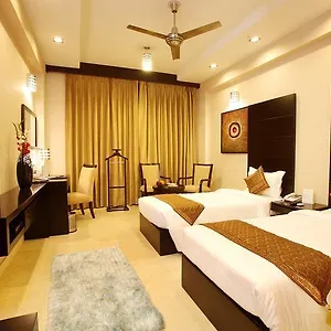 *** Hotel The Claire India